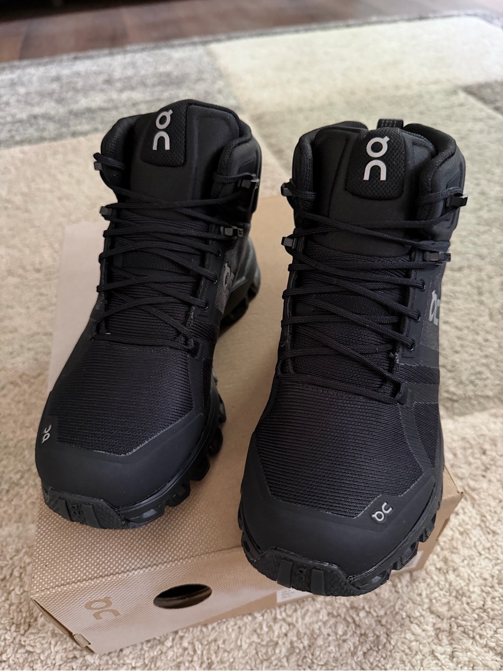 NWT On Running Cloudrock Waterproof Boots Women’s 5 - Picture 2 of 5